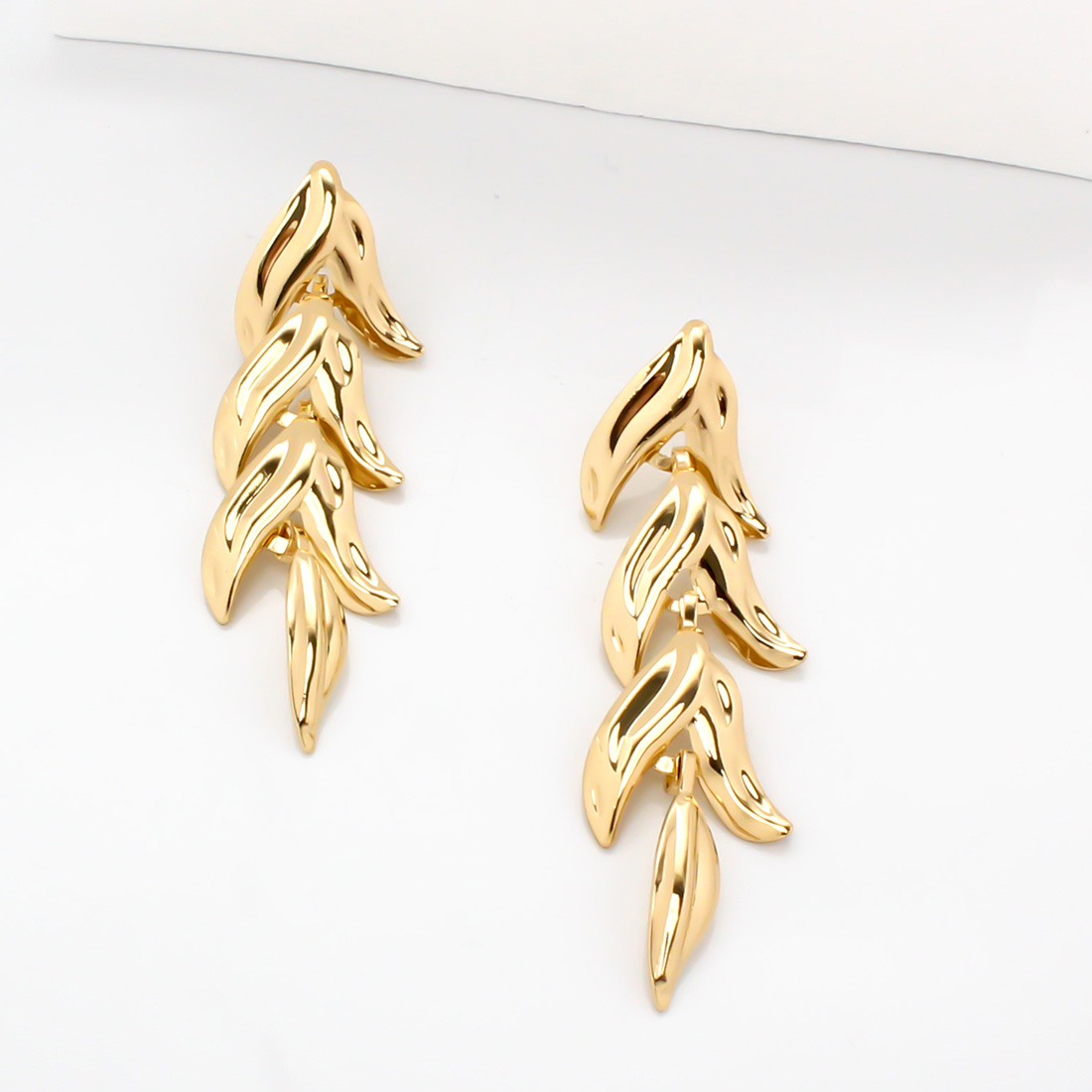 1 Pair Elegant Sweet Fish Tail Plating Iron Gold Plated Drop Earrings display picture 6