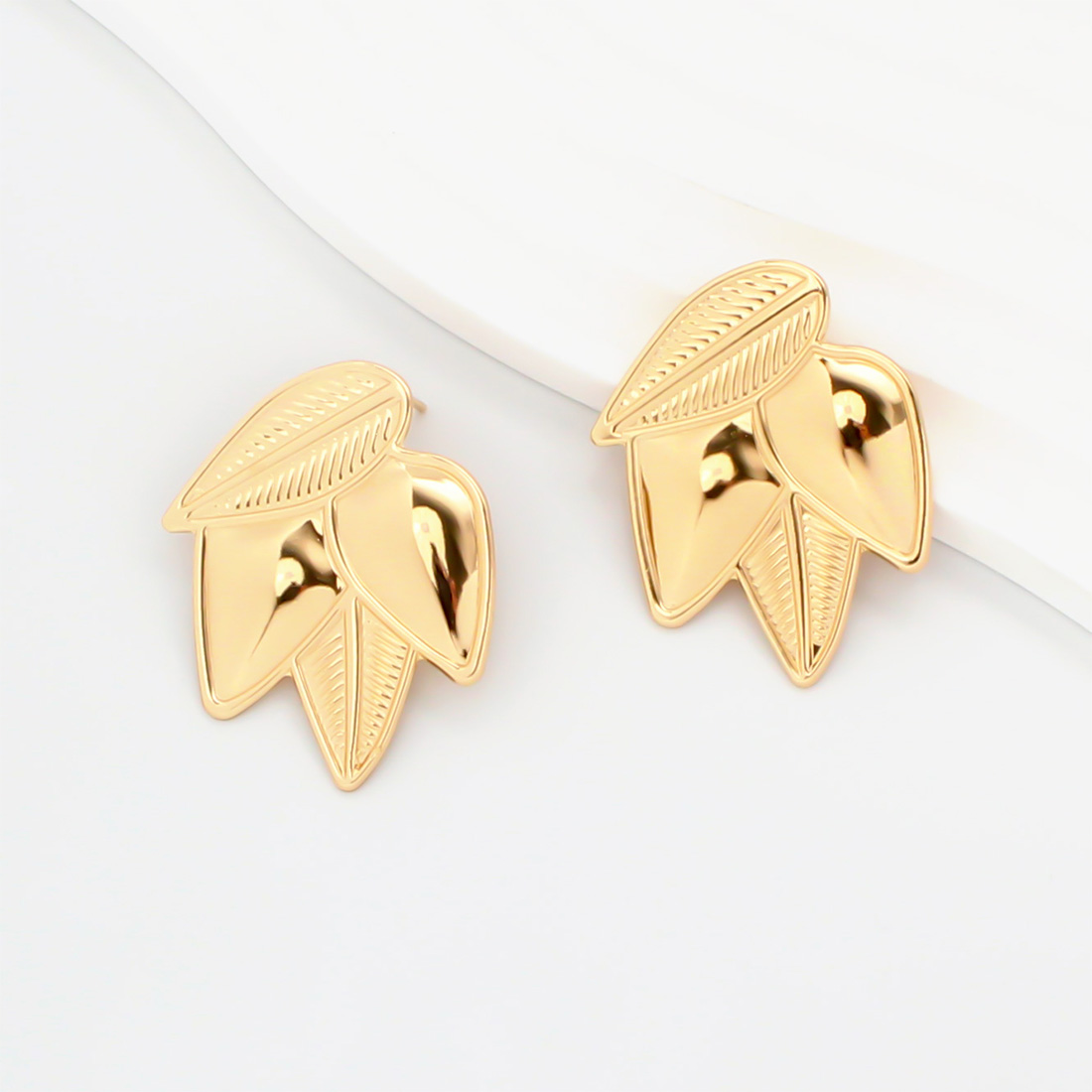 1 Pair Retro Sweet Commute Leaves Plating Iron Gold Plated Ear Studs display picture 6