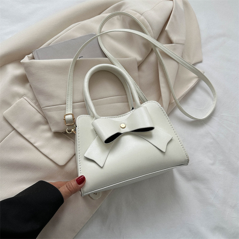 Women's PVC Pu Leather Bow Knot Elegant Square Zipper Magnetic Buckle Handbag display picture 7