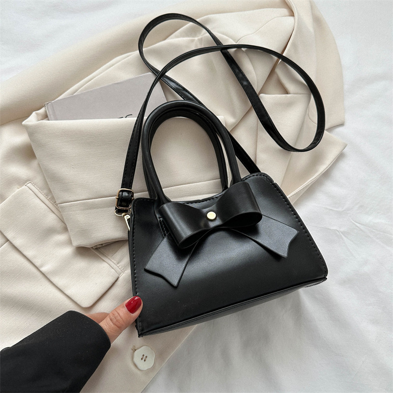Women's PVC Pu Leather Bow Knot Elegant Square Zipper Magnetic Buckle Handbag display picture 6