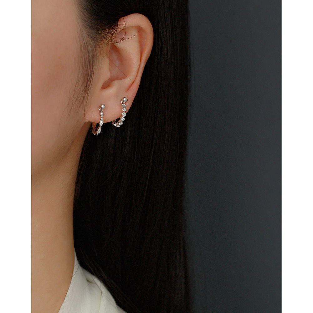 1 Paar IG-Stil Einfacher Stil Geometrisch Überzug Inlay Sterling Silber Künstlicher Diamant Ohrringe display picture 4