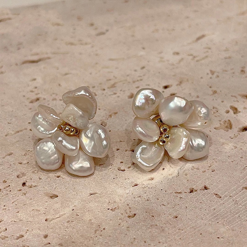 1 Pair Vacation Flower Enamel Plating Imitation Pearl Copper 18K Gold Plated Ear Studs display picture 5