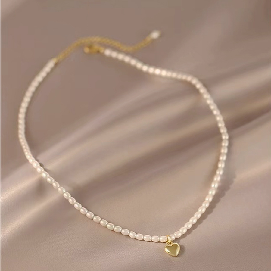 Elegant Retro Heart Shape 304 Stainless Steel Imitation Pearl Gold Plated Women's Pendant Necklace display picture 1