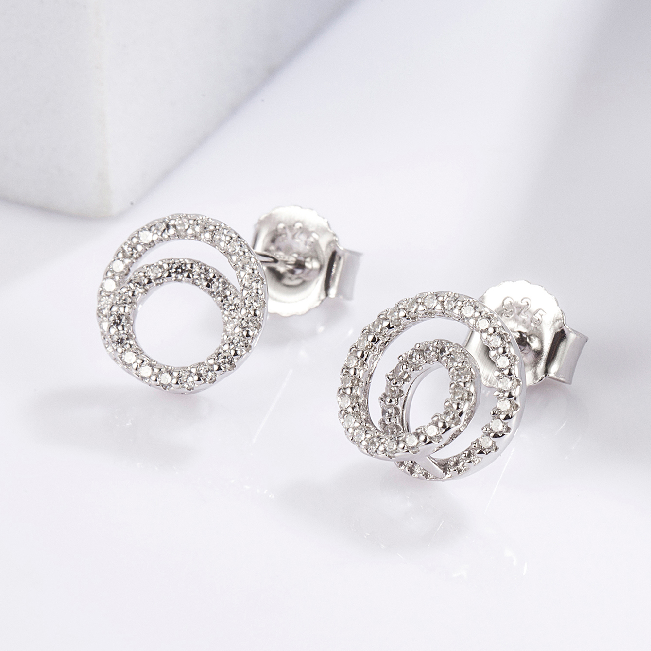 1 Pair Cute Sweet Circle Snake Butterfly Plating Inlay Sterling Silver Zircon White Gold Plated Ear Studs display picture 7