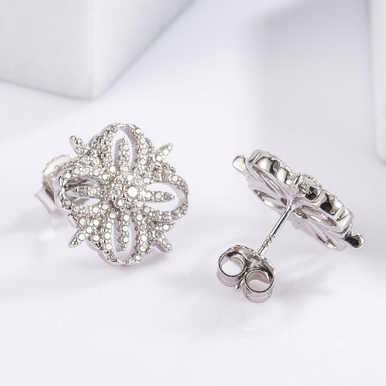 1 Pair Sweet Simple Style Sun Snowflake Plating Inlay Sterling Silver Zircon White Gold Plated Ear Studs display picture 5