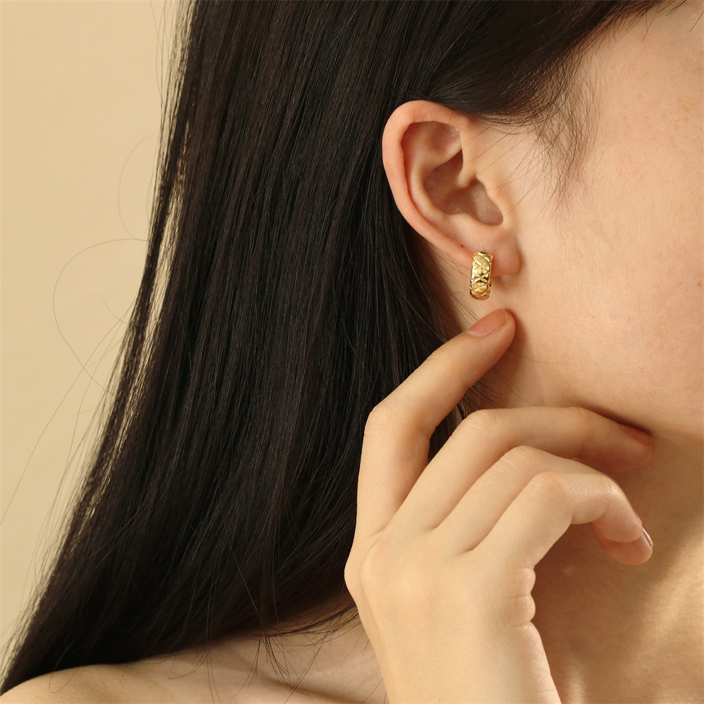1 Pair IG Style Romantic Commute Round Lingge Copper 18K Gold Plated Earrings display picture 8