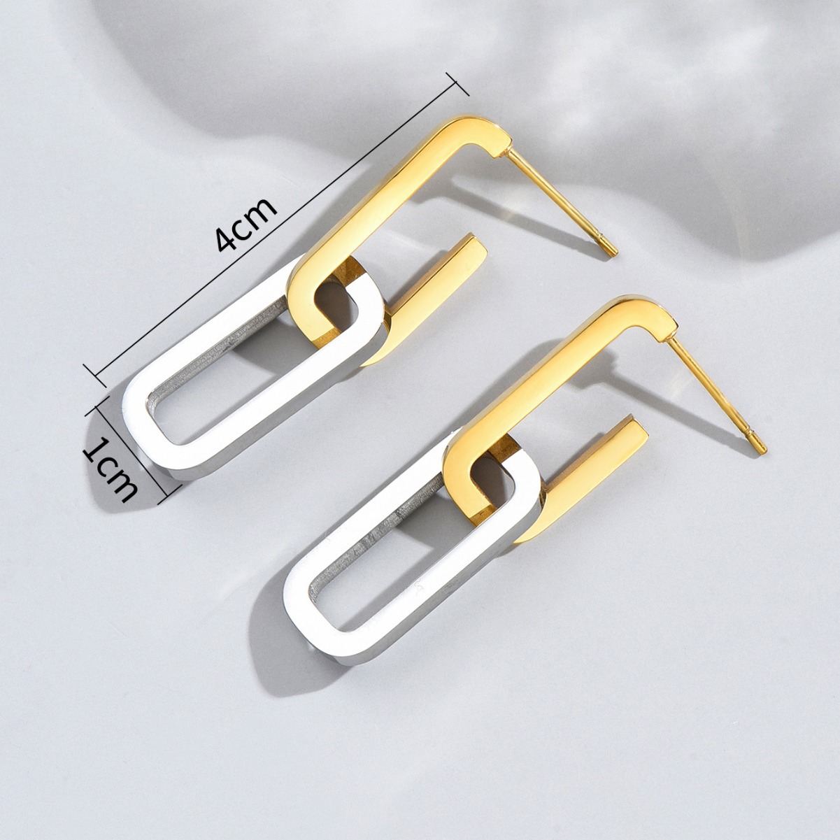 Simple Glossy Chain Asymmetric Square Ring Earring Wholesale Nihaojewelry display picture 1