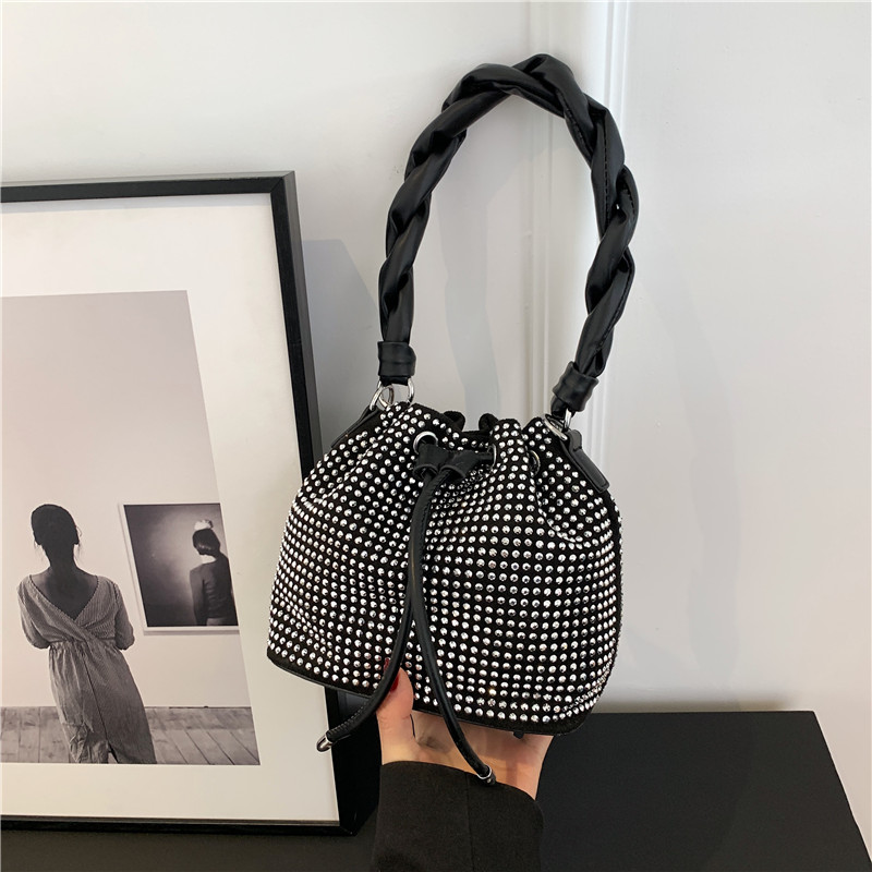Women's Medium Pu Leather Solid Color Streetwear Rhinestone String Bucket Bag display picture 3