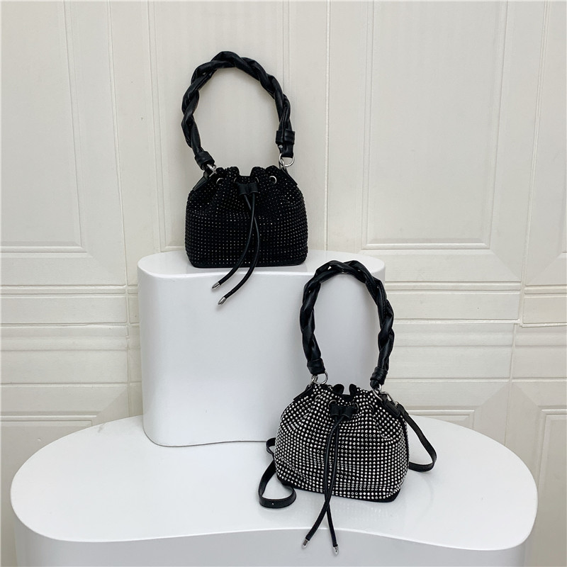 Women's Medium Pu Leather Solid Color Streetwear Rhinestone String Bucket Bag display picture 5