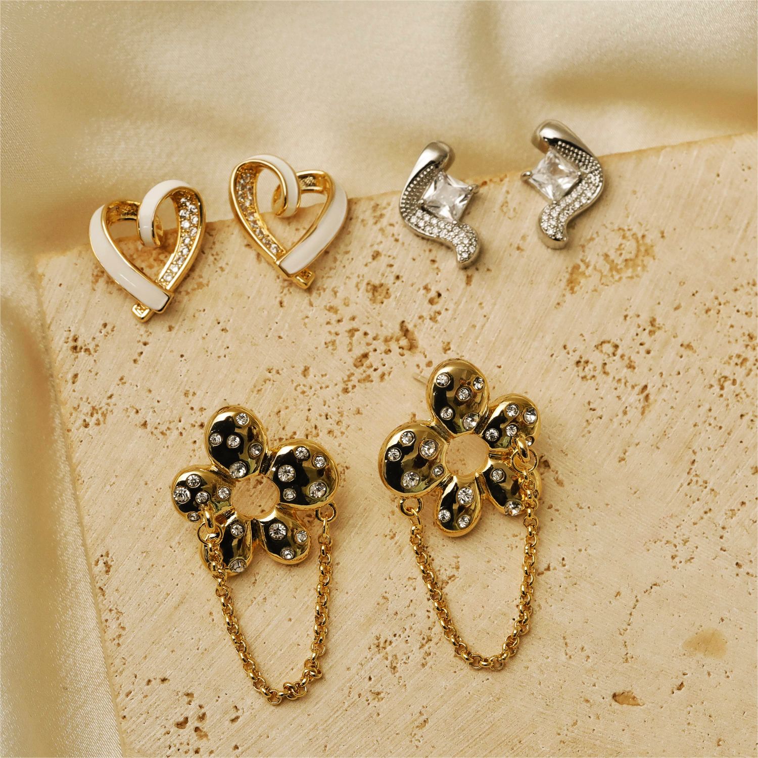 1 Set Cute Lady Commute Circle Heart Shape Daisy Inlay Copper Artificial Pearls Zircon Earrings display picture 2