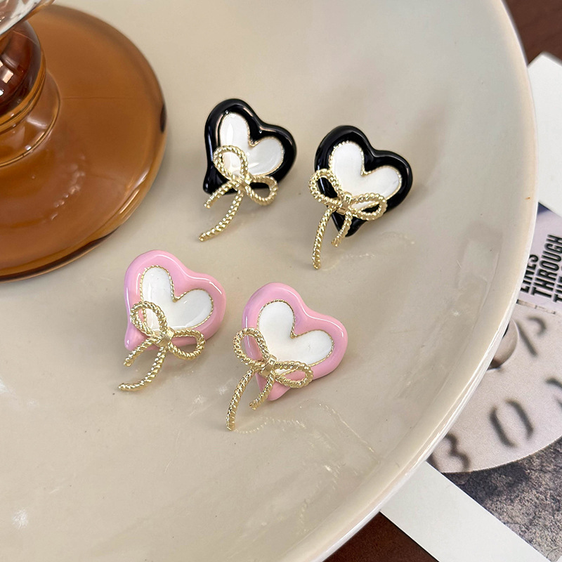 1 Pair Cute Lady Sweet Heart Shape Bow Knot Enamel Zinc Alloy Ear Studs display picture 2