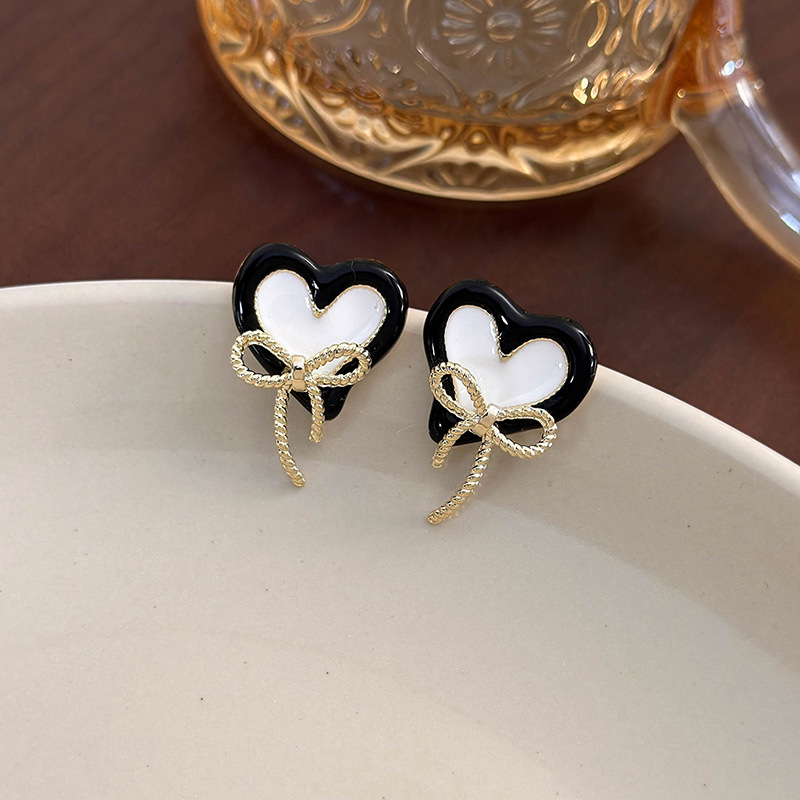 1 Pair Cute Lady Sweet Heart Shape Bow Knot Enamel Zinc Alloy Ear Studs display picture 10