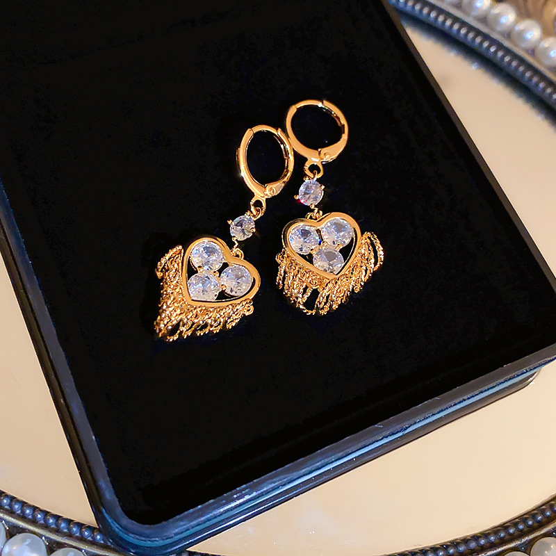 1 Pair Retro Sweet Heart Shape Inlay Copper Zircon Drop Earrings display picture 4