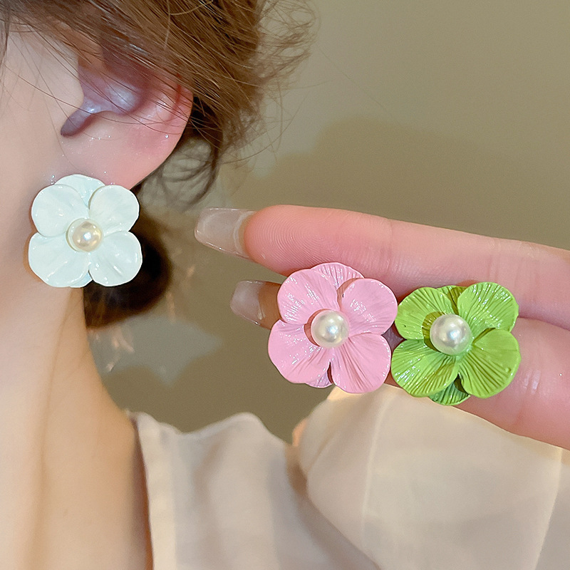1 Pair Sweet Flower Inlay Alloy Imitation Pearl Ear Studs display picture 1