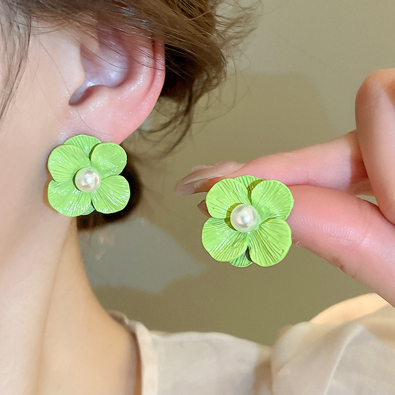 1 Pair Sweet Flower Inlay Alloy Imitation Pearl Ear Studs display picture 2