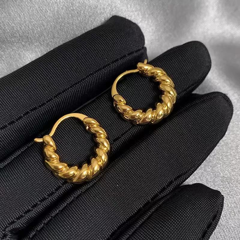 1 Pair French Style Simple Style Commute Twist Plating Copper Hoop Earrings display picture 6