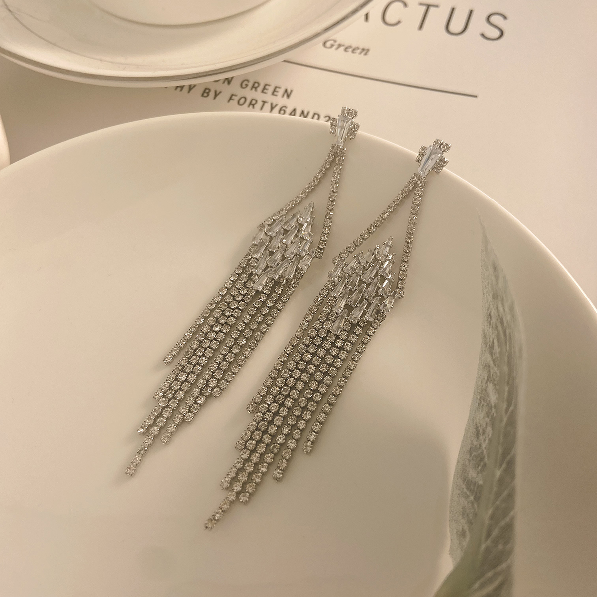 1 Pair IG Style Elegant Lady Tassel Plating Inlay Copper Zircon Drop Earrings display picture 1
