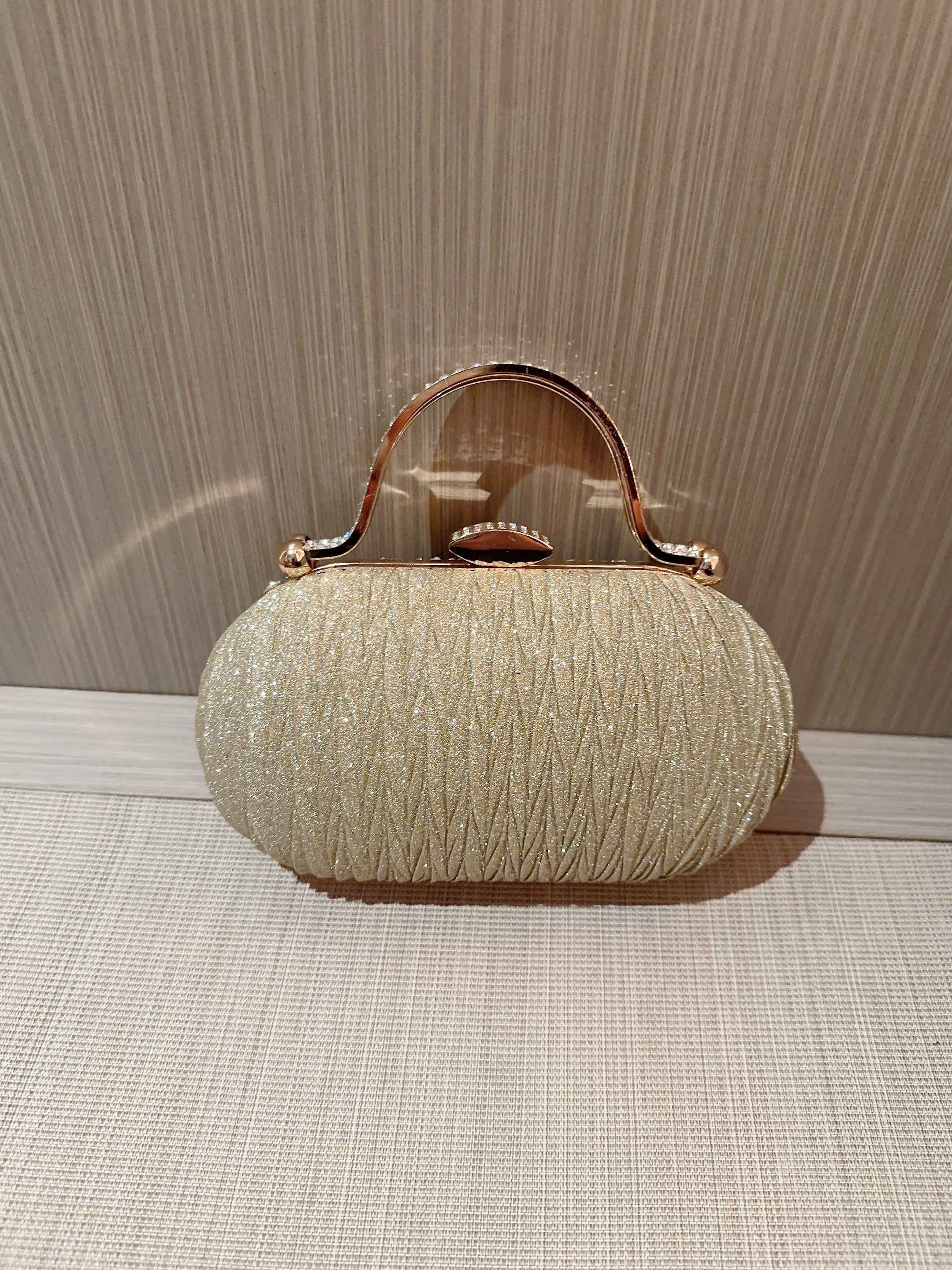 Gold Polyester Solid Color Oval Evening Bags display picture 6