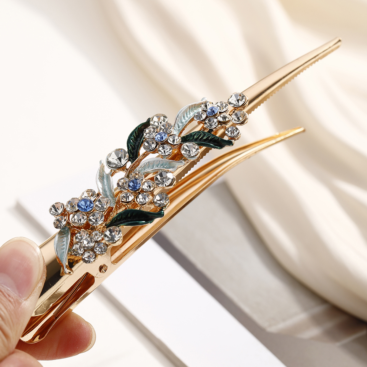 Women's Fairy Style Bridal Korean Style Flower Alloy Inlay Rhinestones Hair Clip display picture 6