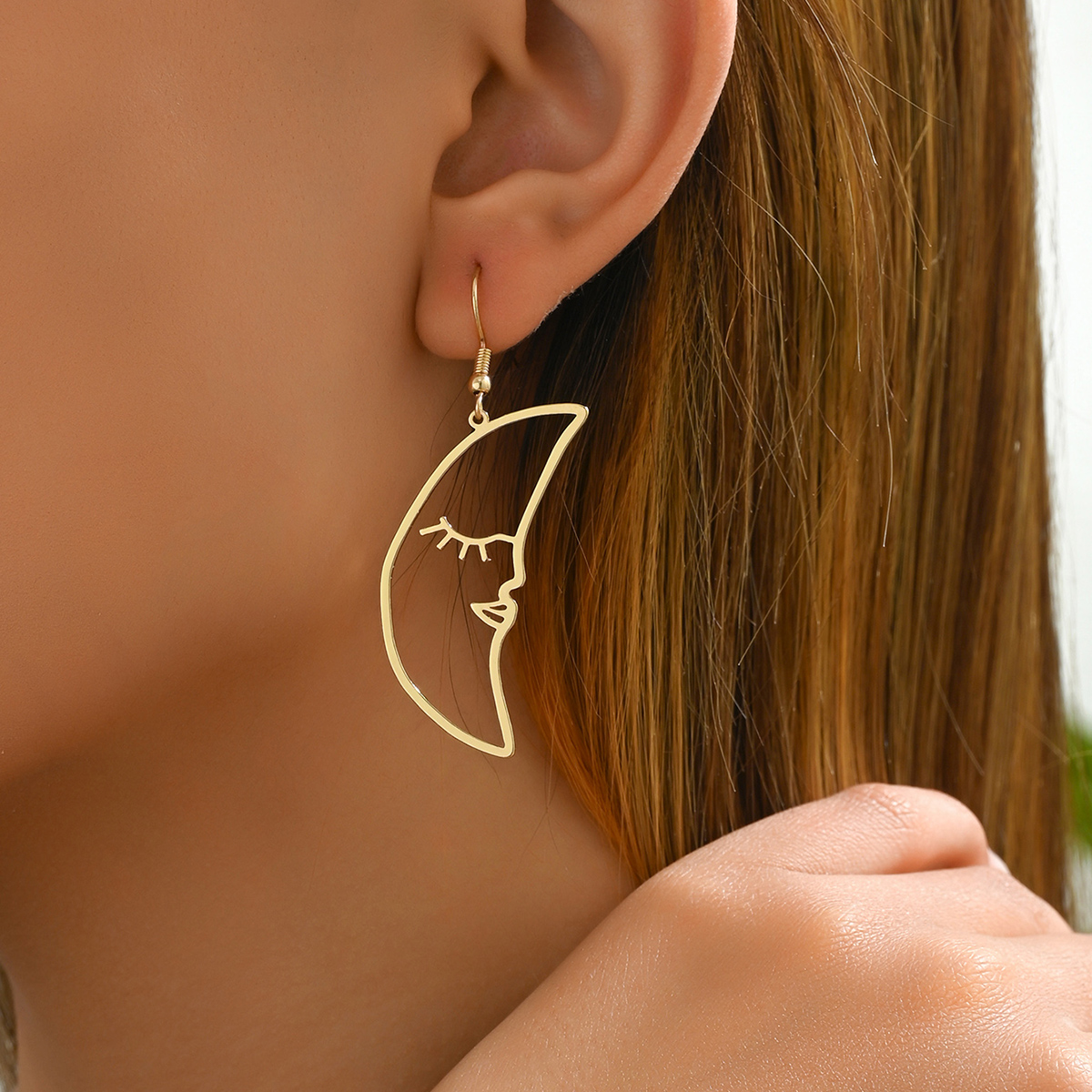 1 Pair Simple Style Classic Style Moon Solid Color Iron Drop Earrings display picture 2