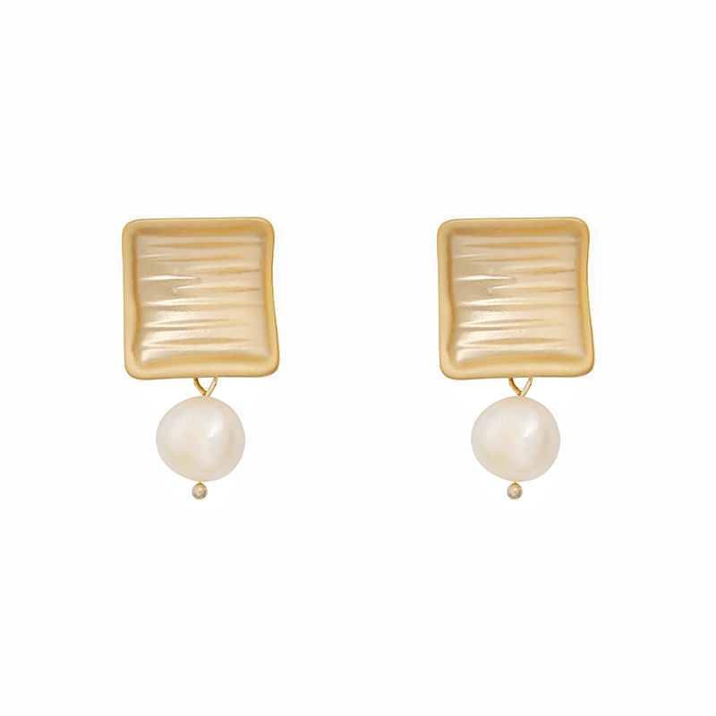 1 Pair Gothic Baroque Style Punk Square Pearl Copper 18K Gold Plated Ear Studs display picture 1