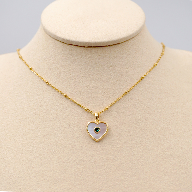 304 Stainless Steel Titanium Steel Copper Gold Plated Retro Classic Style Handmade Inlay Heart Shape Shell Zircon Pendant Necklace display picture 1