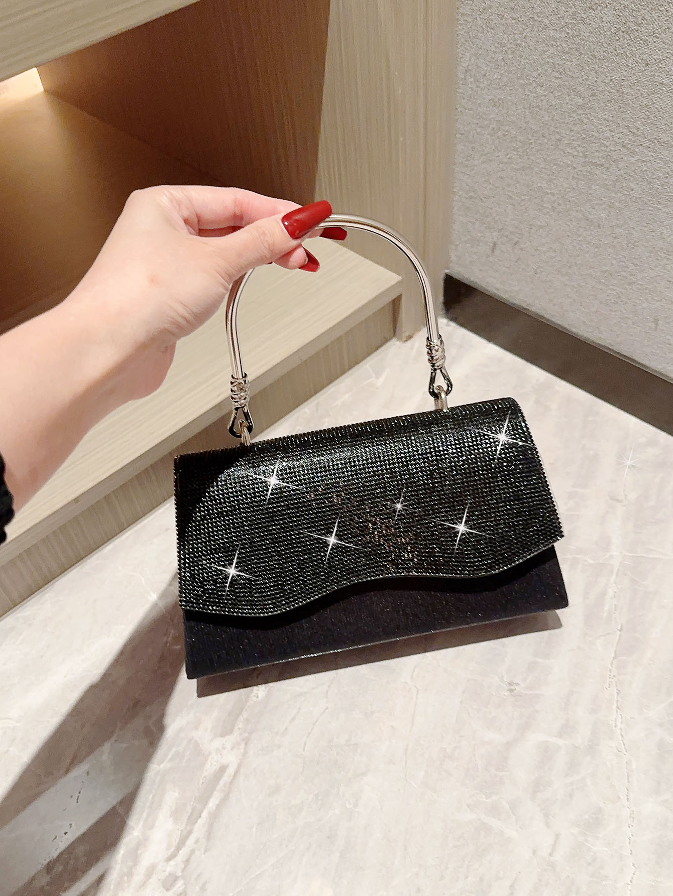 Women's Small Polyester Solid Color Elegant Vintage Style Rhinestone Flip Cover Evening Bag display picture 1