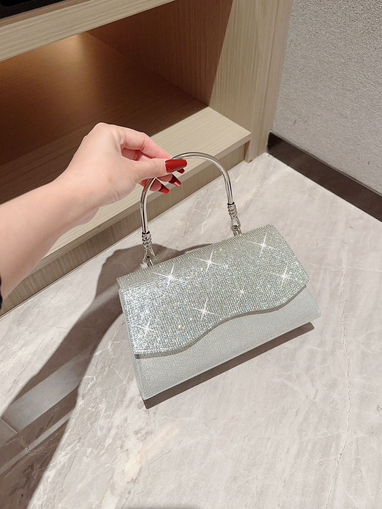 Women's Small Polyester Solid Color Elegant Vintage Style Rhinestone Flip Cover Evening Bag display picture 2