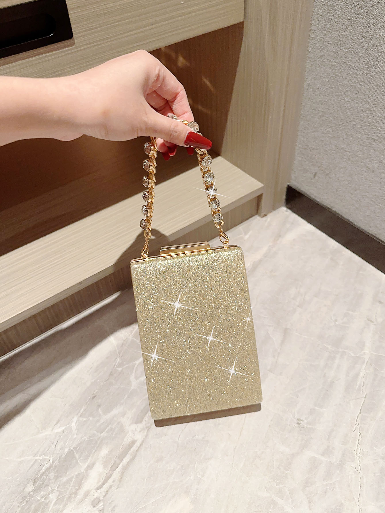 Women's Small Polyester Solid Color Elegant Classic Style Rhinestone Lock Clasp Evening Bag display picture 2