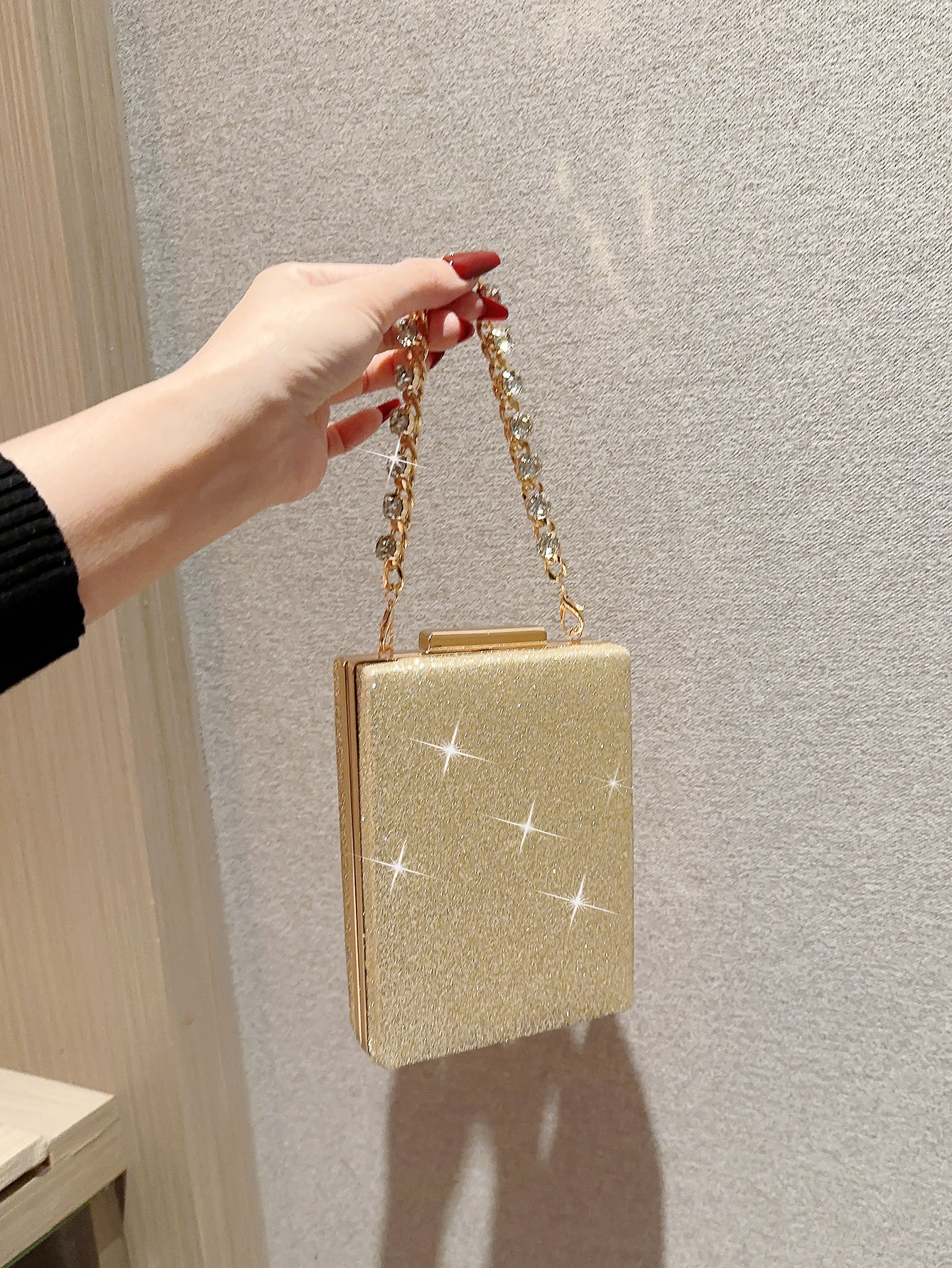 Women's Small Polyester Solid Color Elegant Classic Style Rhinestone Lock Clasp Evening Bag display picture 4