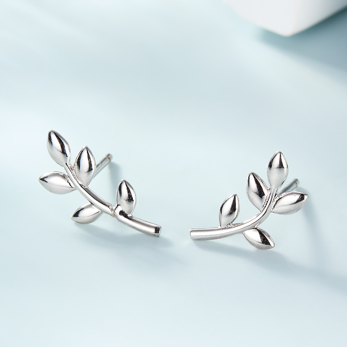 1 Pair Basic Modern Style Classic Style Leaf Inlay Sterling Silver Zircon White Gold Plated Ear Studs display picture 7