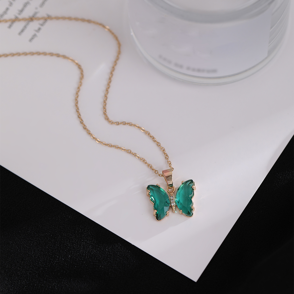 Kupfer IG-Stil Elegant Dame Inlay Wassertropfen Schmetterling Zirkon Halskette Mit Anhänger display picture 24
