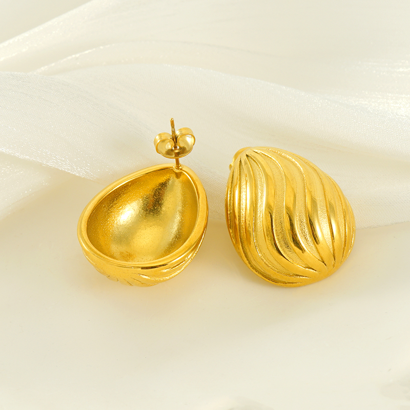 1 Pair Cute Simple Style Water Droplets 304 Stainless Steel Titanium Steel 18K Gold Plated Ear Studs display picture 1