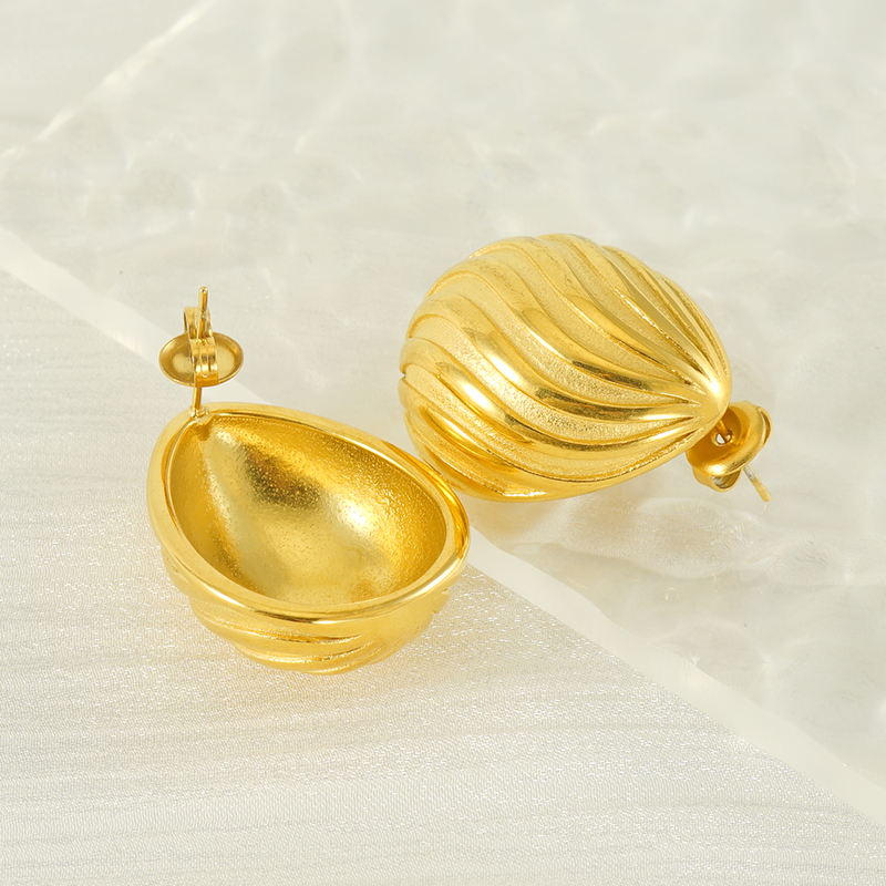1 Pair Cute Simple Style Water Droplets 304 Stainless Steel Titanium Steel 18K Gold Plated Ear Studs display picture 5