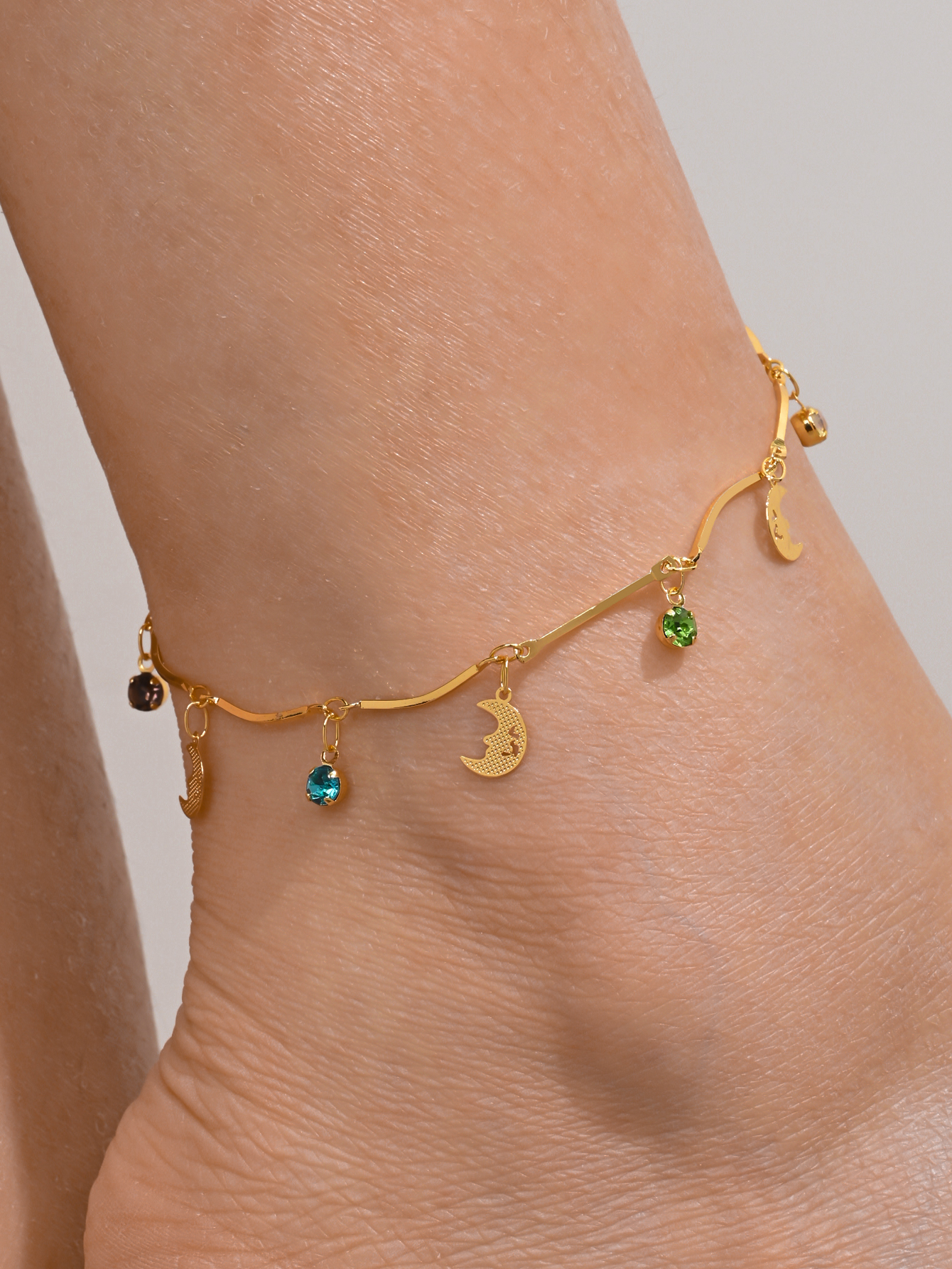 Vacation Beach Classic Style Moon 18K Gold Plated Rhinestones Copper Wholesale Anklet display picture 5
