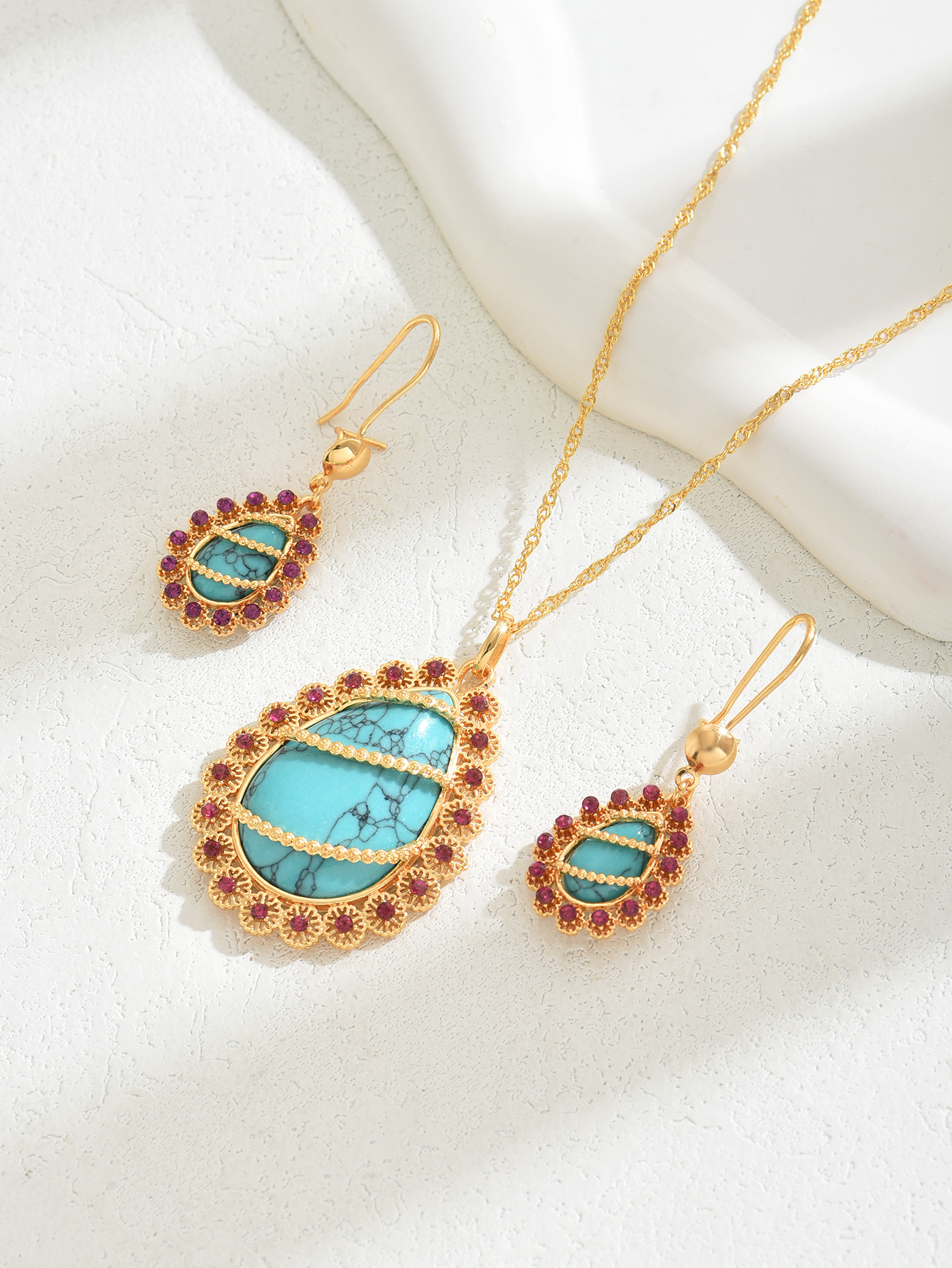 Copper 18K Gold Plated Elegant Vintage Style Lady Inlay Water Droplets Rose Turquoise Rhinestones Earrings Necklace display picture 2