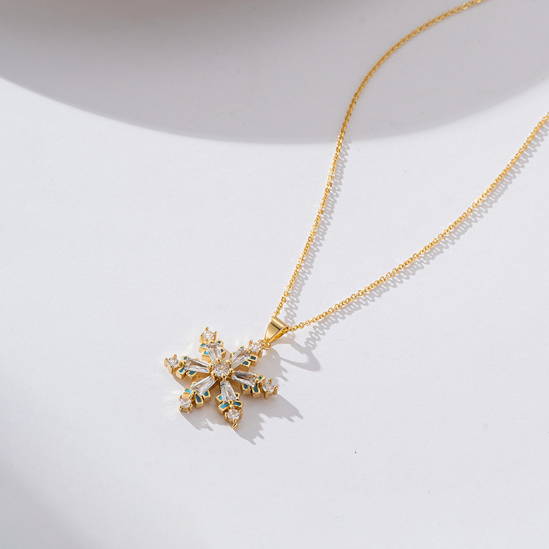 Copper Elegant Classical Romantic Plating Inlay Dragonfly Snowflake Zircon Pendant Necklace display picture 3