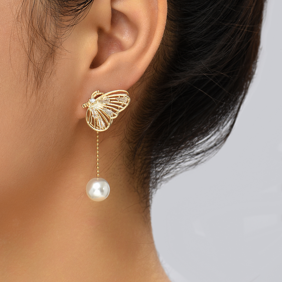 1 Pair IG Style Exaggerated Simple Style Butterfly Hollow Out Inlay Artificial Pearl Copper Zircon Drop Earrings display picture 3