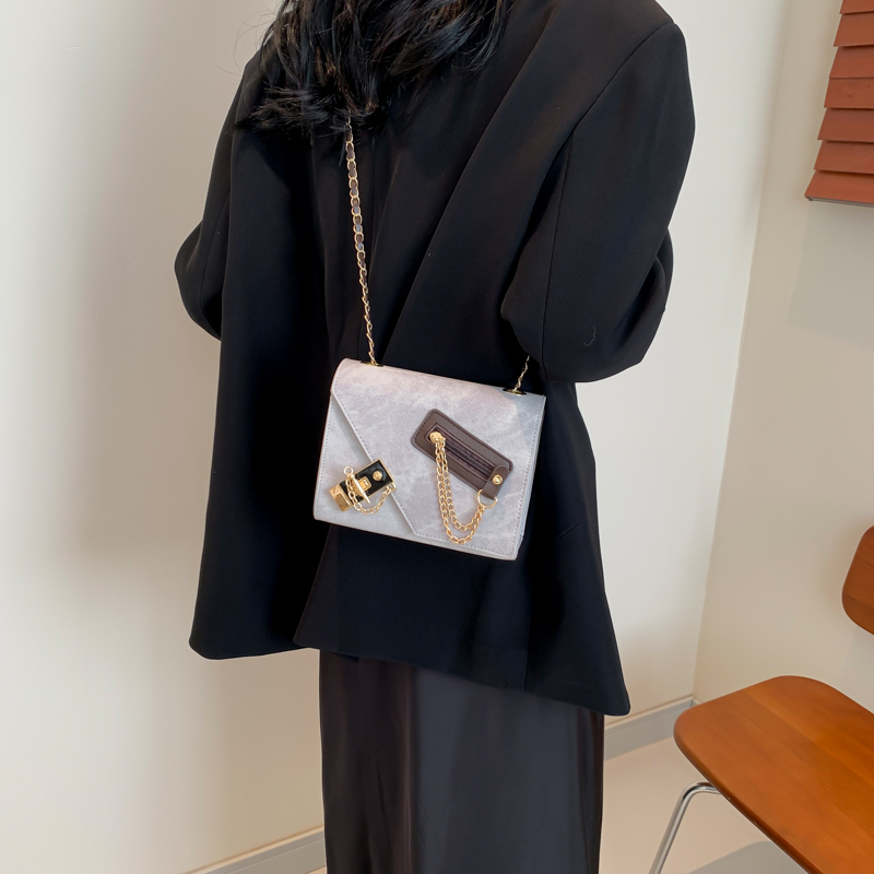 Women's Pu Leather Solid Color Vintage Style Flip Cover Shoulder Bag display picture 5