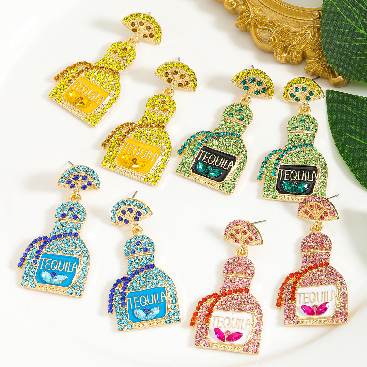 1 Pair Classic Style Shiny Wine Bottle Inlay Alloy Rhinestones Drop Earrings display picture 6
