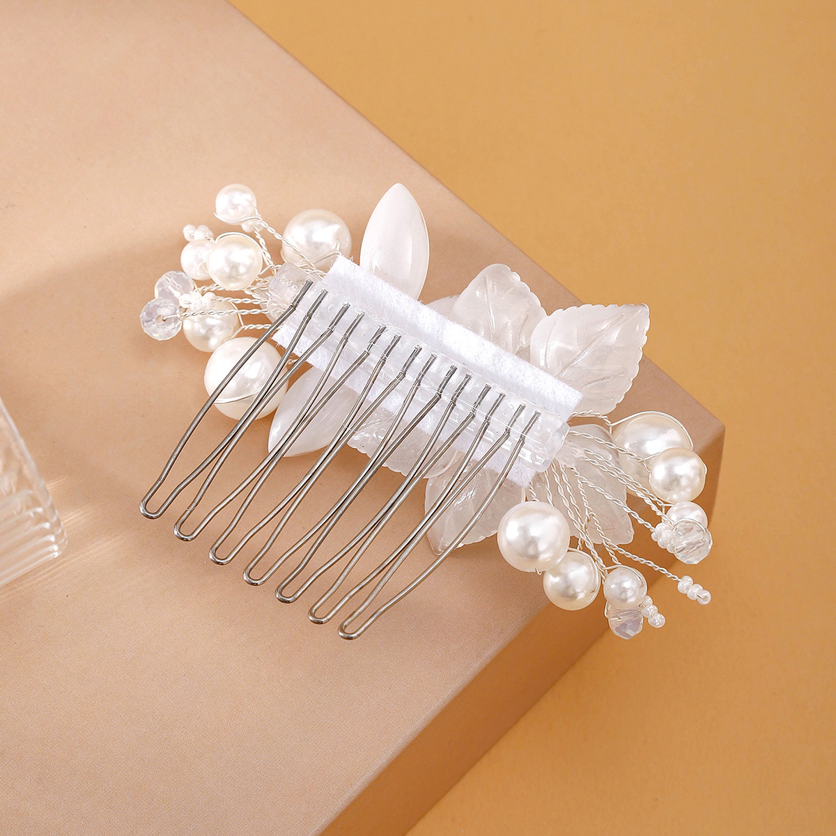Women's Fairy Style Princess Bridal Flower Imitation Pearl Handmade Inlay Artificial Pearls Rhinestones Hair Clip Insert Comb display picture 11