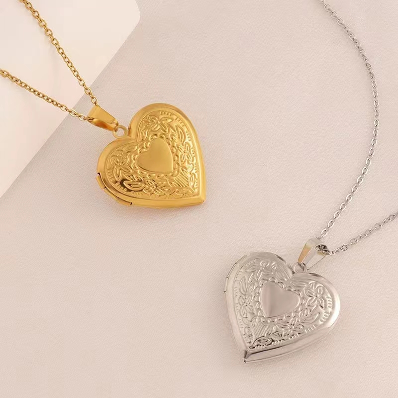 304 Stainless Steel 18K Gold Plated IG Style Sweet Heart Shape Pendant Necklace Locket Necklace display picture 4
