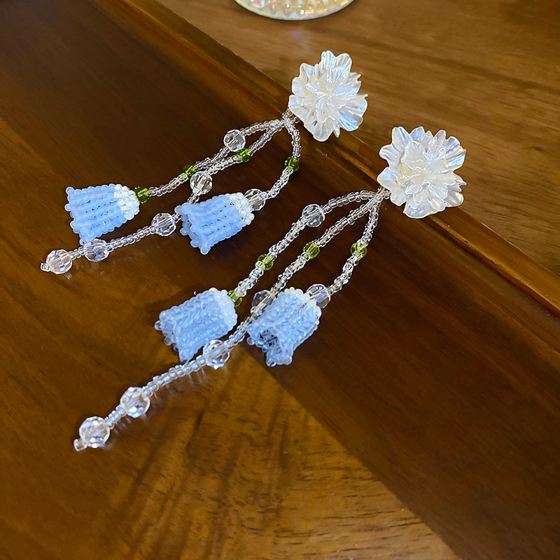 1 Pair Elegant Sweet Flower Beaded Seed Bead Drop Earrings display picture 3