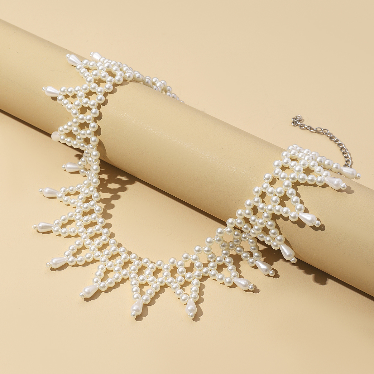Elegant Simple Style Round Pearl Beaded Braid Women's Choker display picture 6