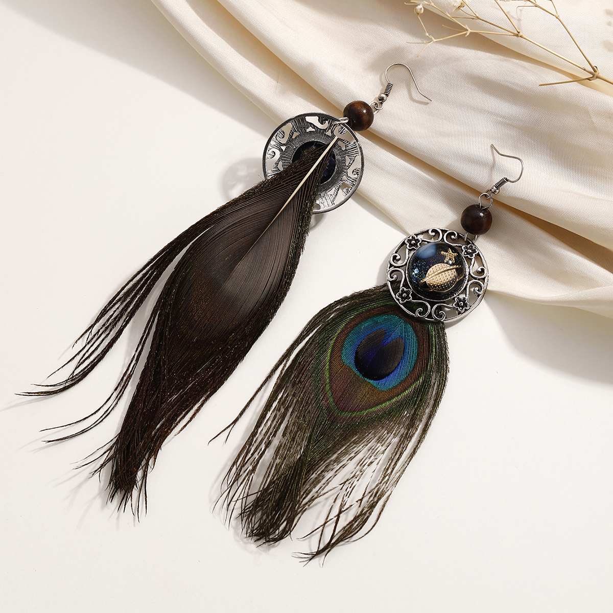 1 Pair Y2K Bohemian Beach Feather Inlay Feather Glass Silver Plated Drop Earrings display picture 4