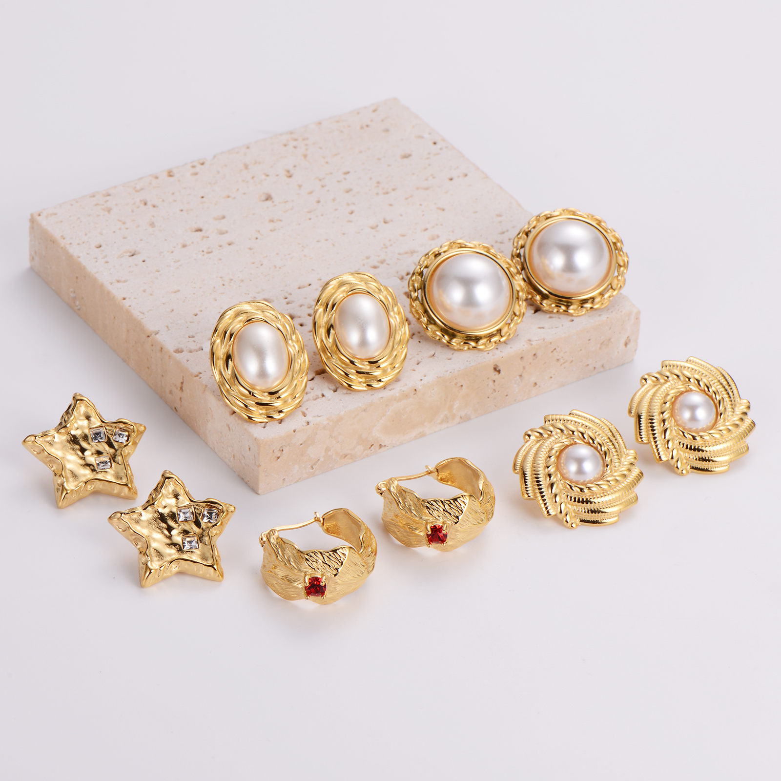 1 Pair IG Style Simple Style Geometric Inlay 304 Stainless Steel Artificial Pearls Rhinestones 18K Gold Plated Earrings Ear Studs display picture 15