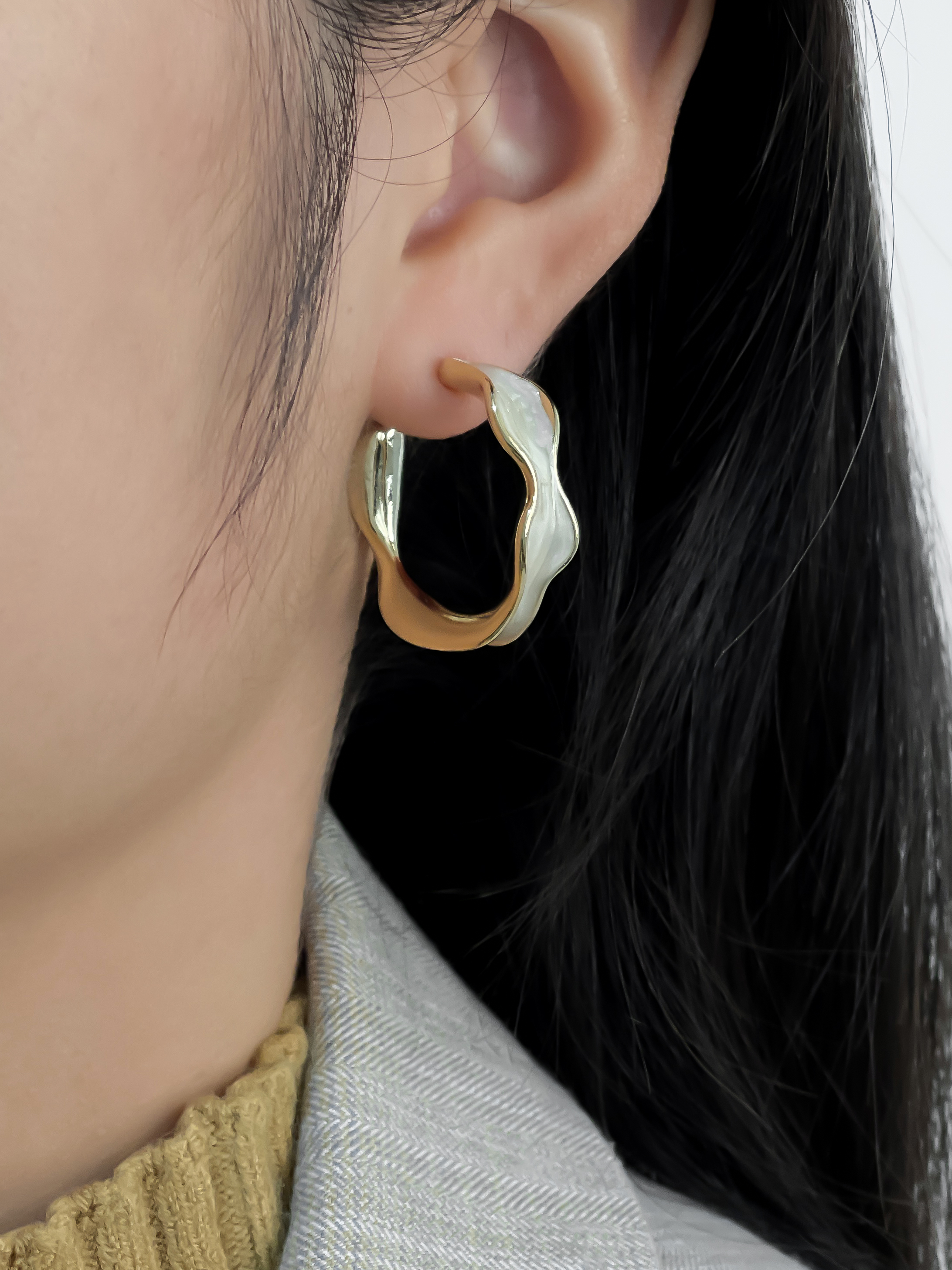 1 Pair Luxurious Simple Style Color Block Enamel Plating Copper 14K Gold Plated Earrings display picture 3