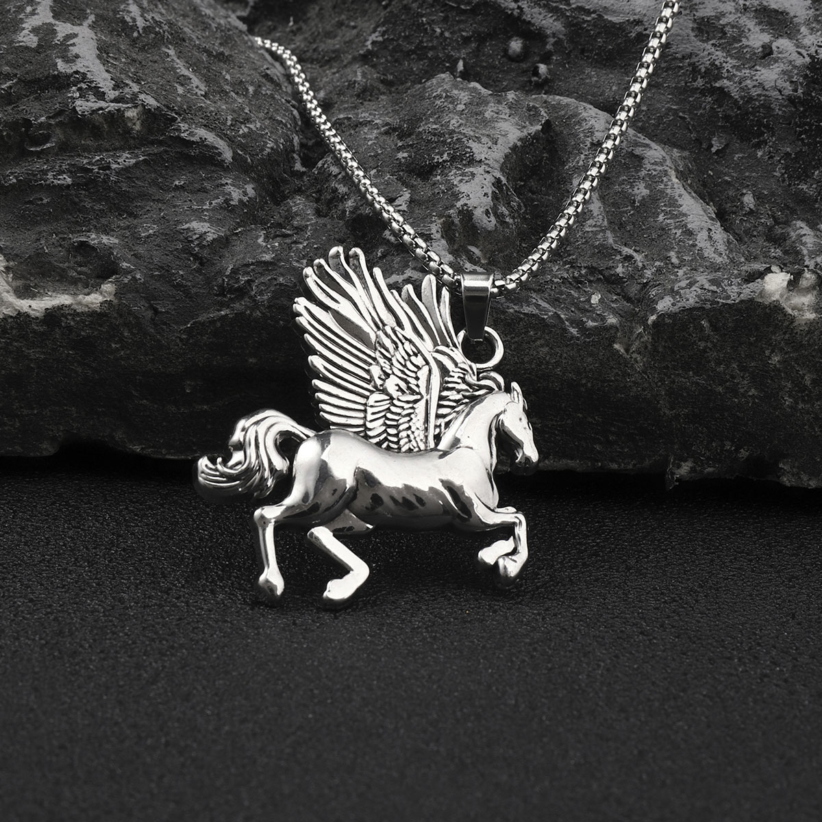 Hip-Hop Horse Zinc Alloy Plating Inlay Men's Pendant Necklace display picture 3