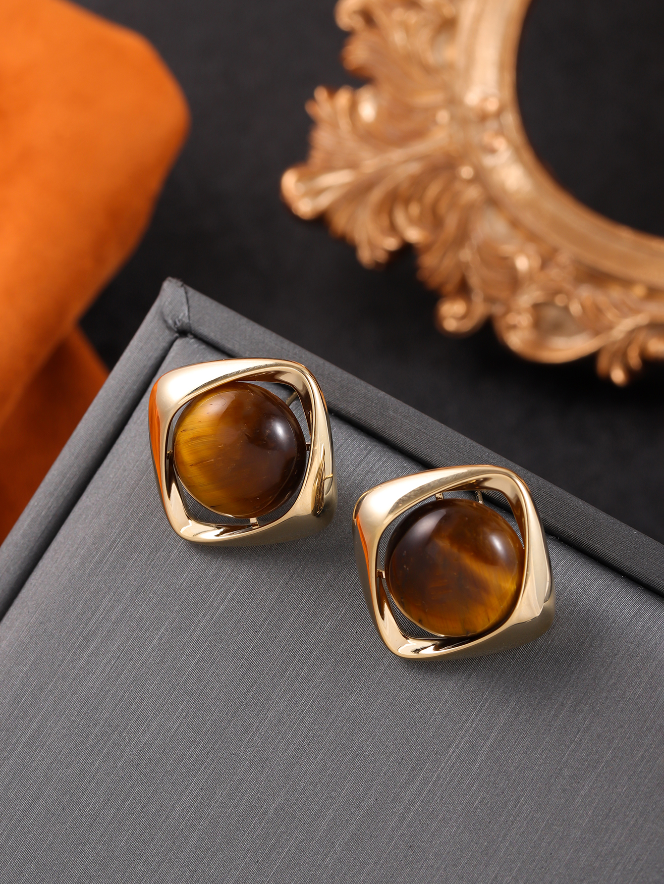 1 Pair Classic Style Solid Color Plating Inlay Artificial Crystal 18K Gold Plated Ear Studs display picture 2