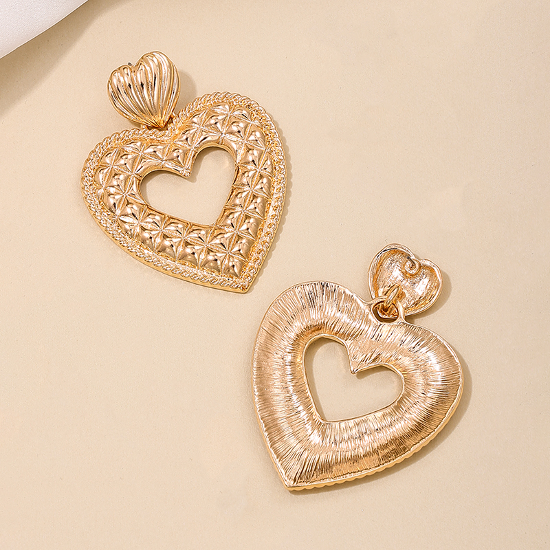1 Piece Simple Style Classic Style Heart Shape Hollow Out 304 Stainless Steel Zinc Alloy Drop Earrings display picture 3